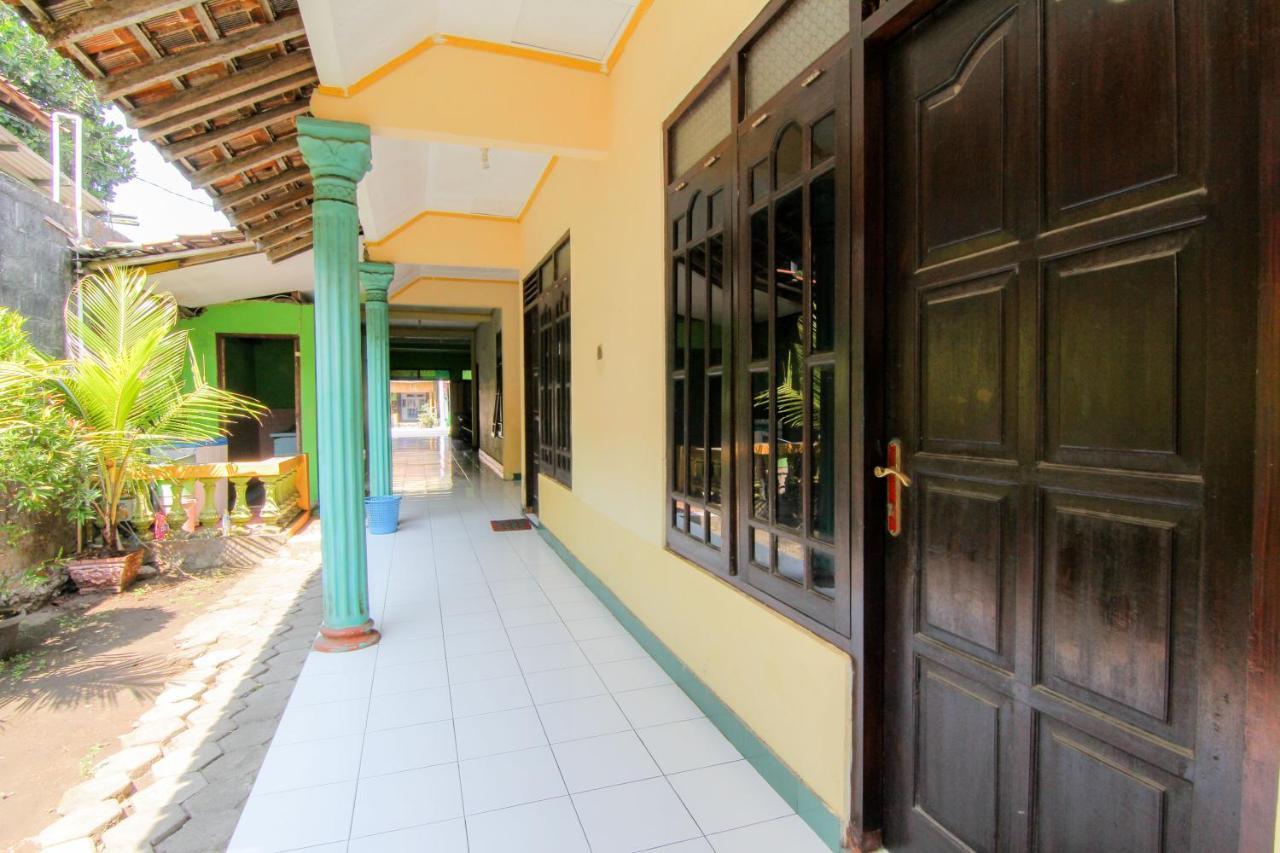 Losmen Melati Hotell Bantul Eksteriør bilde