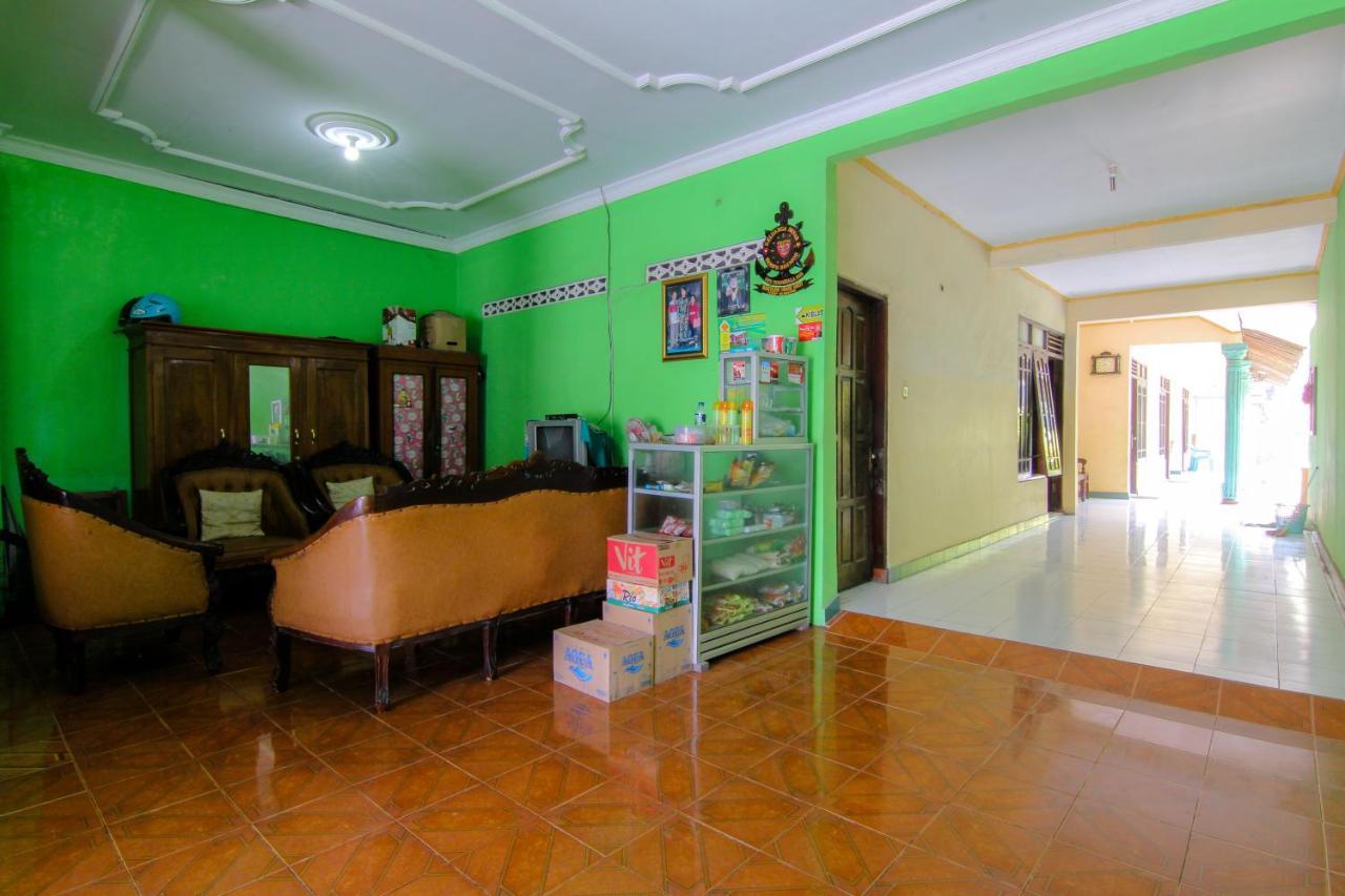 Losmen Melati Hotell Bantul Eksteriør bilde
